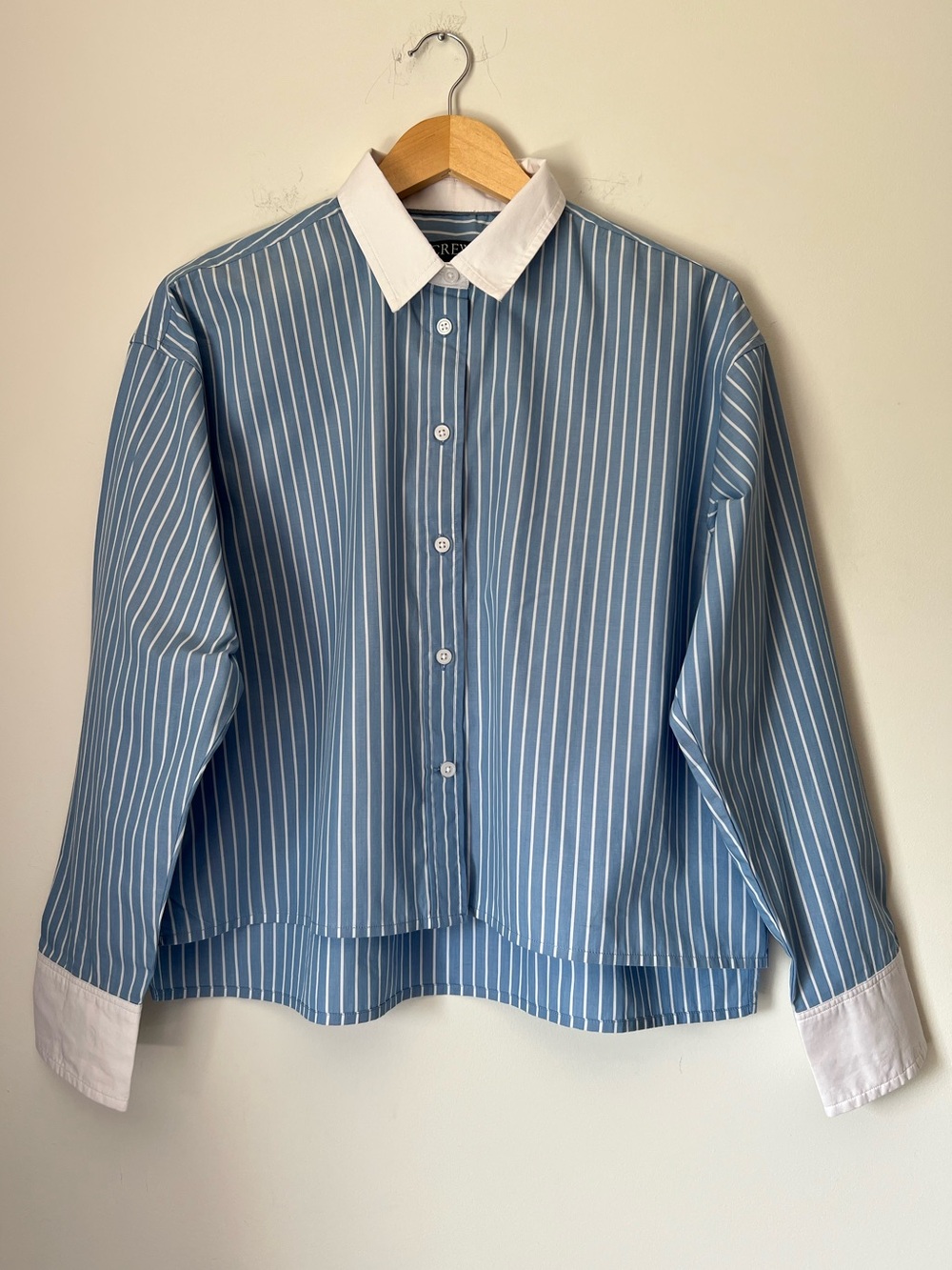 J. Crew Blue Pinstripe Button-Down Cropped Shirt White Collar Organic Cotton - Picture 2 of 12